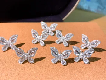 Aazuo Real 18K Aur Alb Diamante Reale 0.80 ct Diamante Pline de Lux Fluture Stud Cercei talentat pentru Femei Petrecerea de Nunta Au750